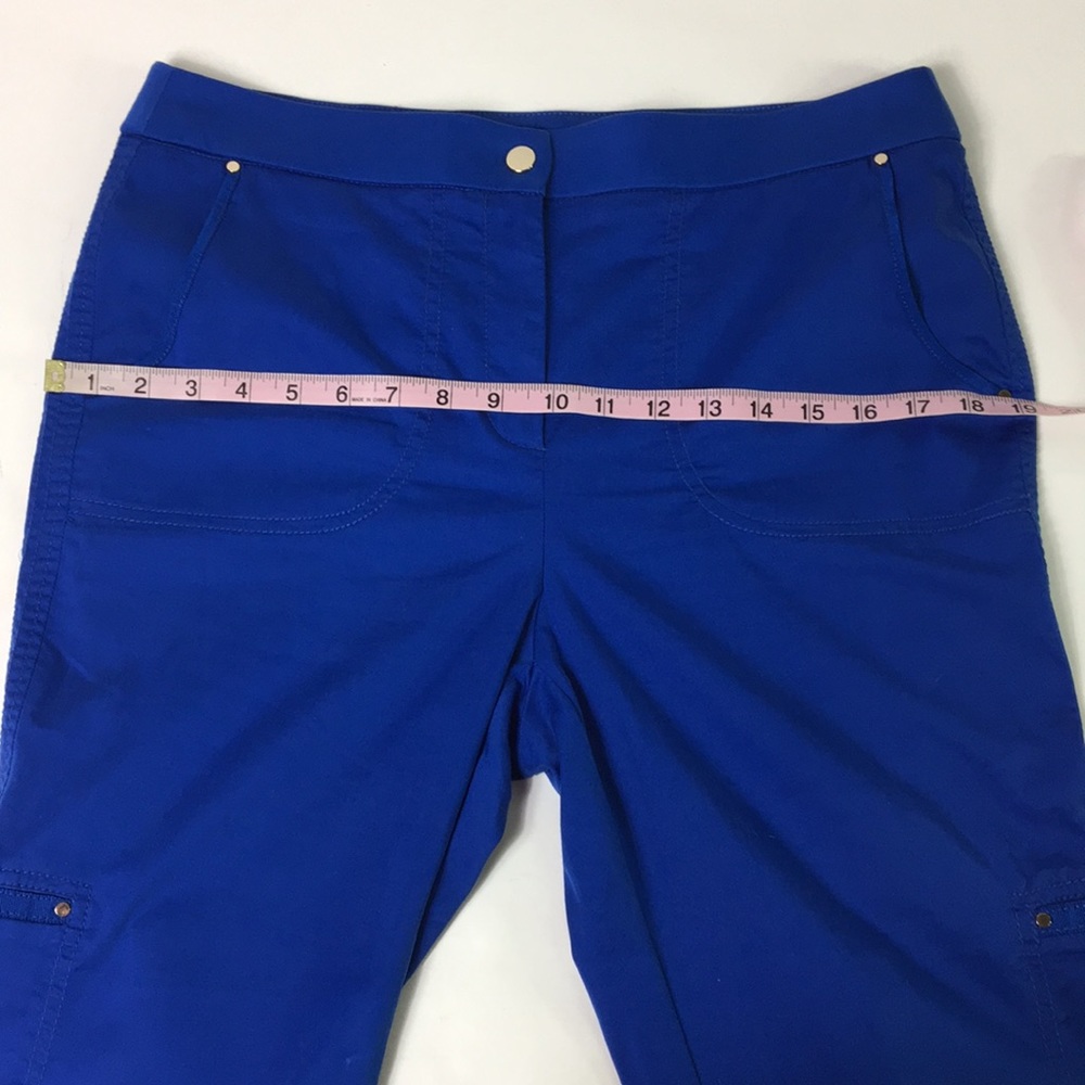 Chicos Pants womens Blue crop stretch band zip up Cargo Pockets Size 8 (1) Cuffs - Picture 9 of 12